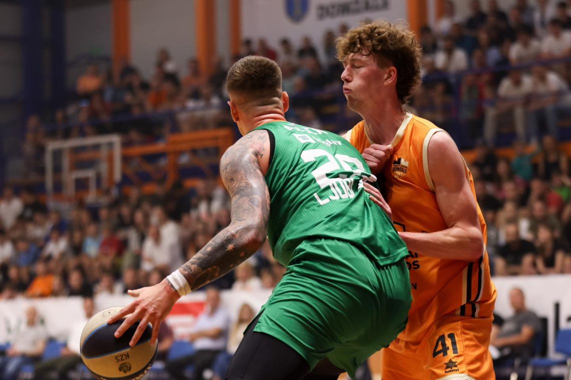 Ljubljančani povedli v košarkarskem finalu