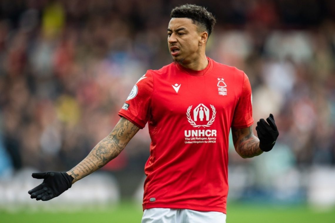 Lingard kaznovan zaradi vožnje električnega skiroja brez dovoljenja in čelade
