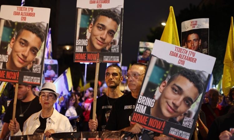 Eno leto po napadu Hamasa na Izrael: poziv k miru in zaščiti civilistov