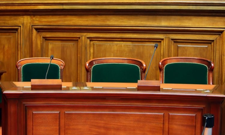Pravnomočna sodba za obtožene trgovine z drogo