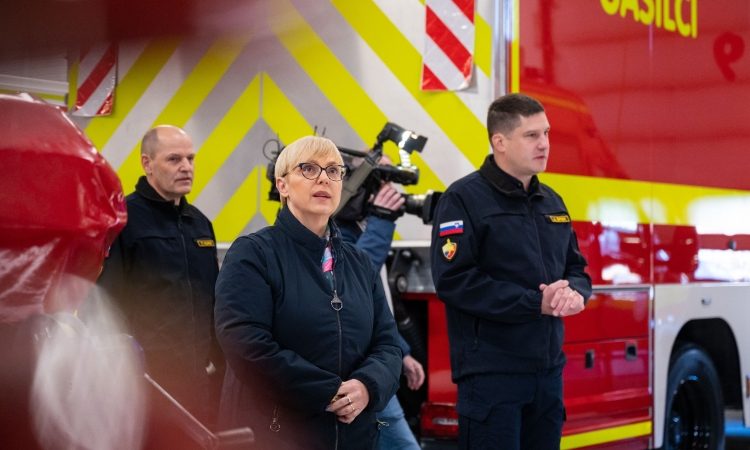 Pirc Musar ob obisku dežurnih služb izpostavila njihovo nepogrešljivost