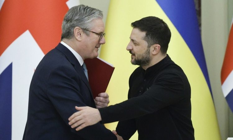 Britanski premier v Kijevu podpisal zgodovinski sporazum