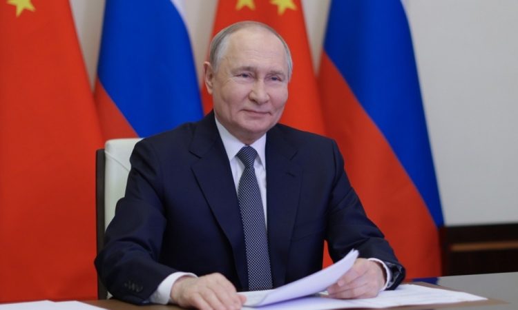 Putin poudaril neodvisnost prijateljstva med Rusijo in Kitajsko