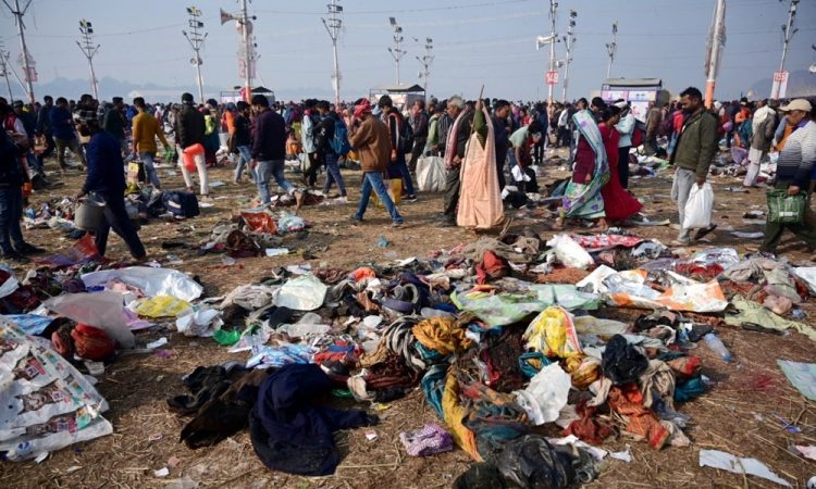V stampedu na verskem festivalu v Indiji več mrtvih