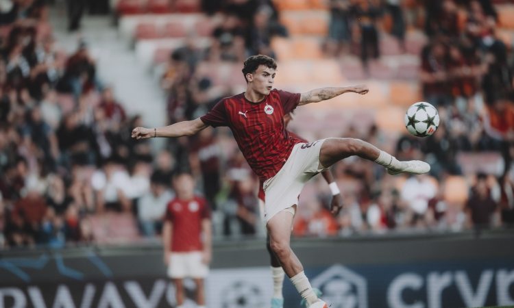 Stefan Bajcetic se vrača v Liverpool