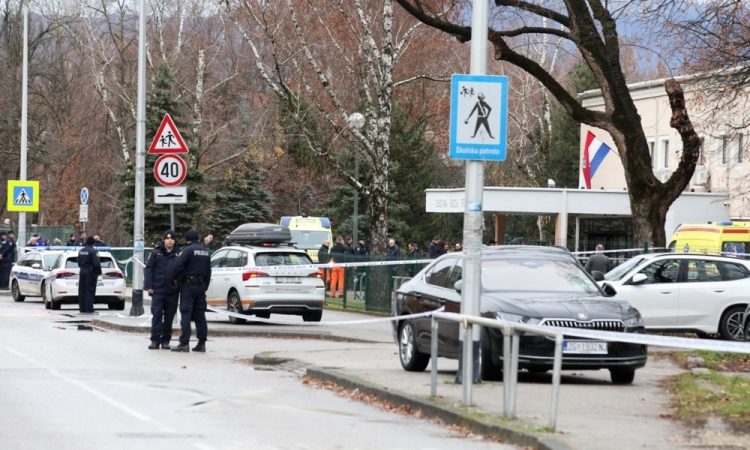 Več zagrebških šol prejelo grožnje o bombah, učenci na varnem