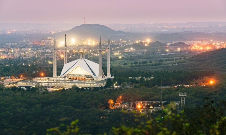 V Pakistanu napad na policijsko postajo, trije mrtvi in pet ranjenih
