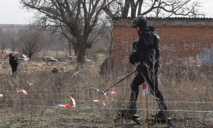 Zelenski: Ukrajina ne bo priznala zasedenih ozemelj, Moskva govori o koncu operacij v Kurski regiji