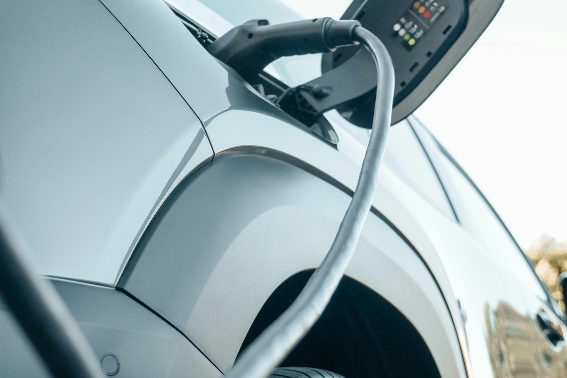 Več kot milijon evrov subvencij podjetnikom za nakup električnih vozil 