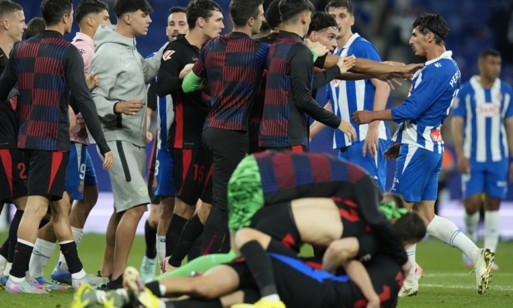 Barcelona dva kroga pred koncem potrdila naslov v Španiji