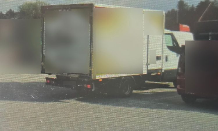 Na gorenjski avtocesti ustavili preobteženo tovorno vozilo