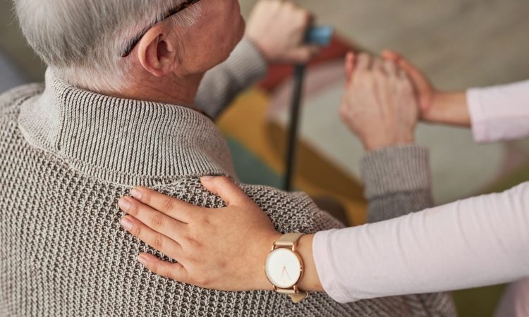 Zaradi pomanjkanja kadra pravice iz dolgotrajne oskrbe ostajajo le na papirju