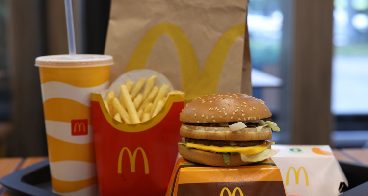 Cene v McDonald'su šokirajo Američane, hitra hrana postaja razkošje