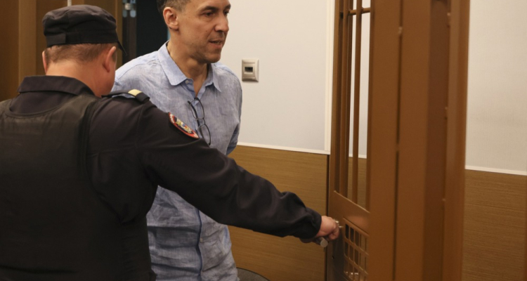 Francija in Rusija izpeljali izmenjavo zapornikov