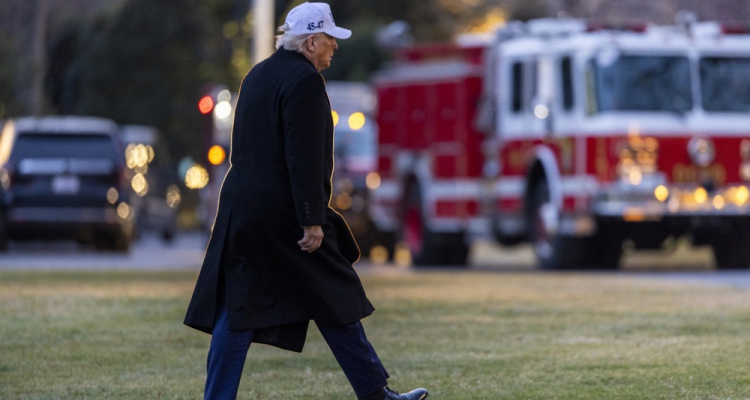 Trump v Detroitu z neprimerno gesto odgovoril protestniku
