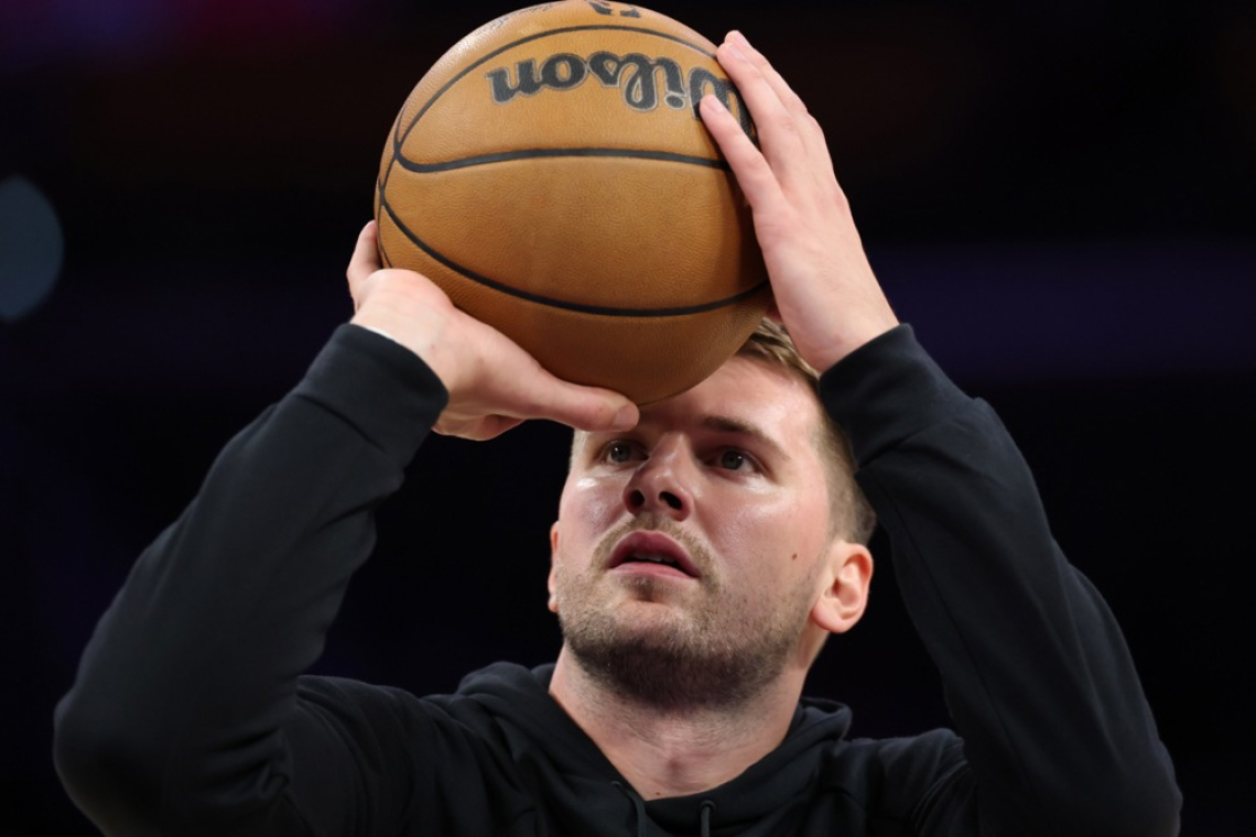 Luka Dončić vroč v vetrovnem mestu  