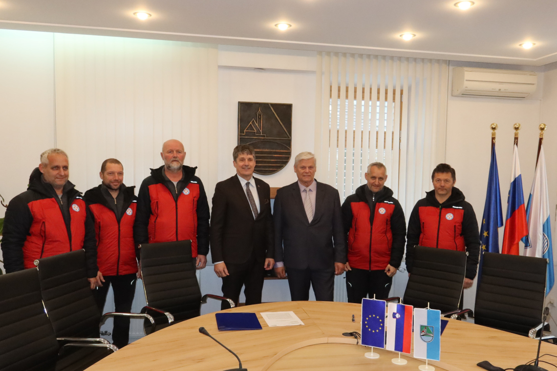 V Bohinju z dogovorom do novega doma za gorske reševalce