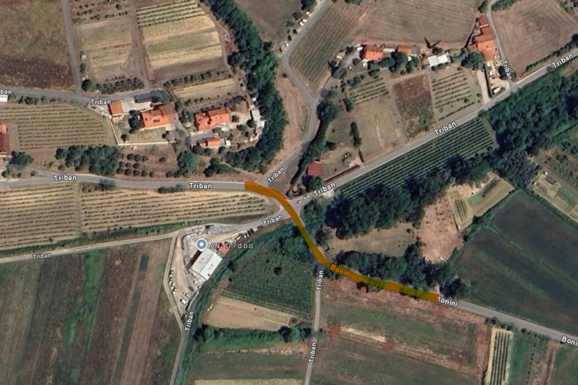 Občina bo sanirala del Tribanske ceste v Vanganelu