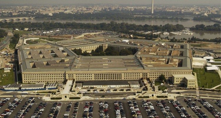 Pentagon po sodbi zapira novinarski koridor