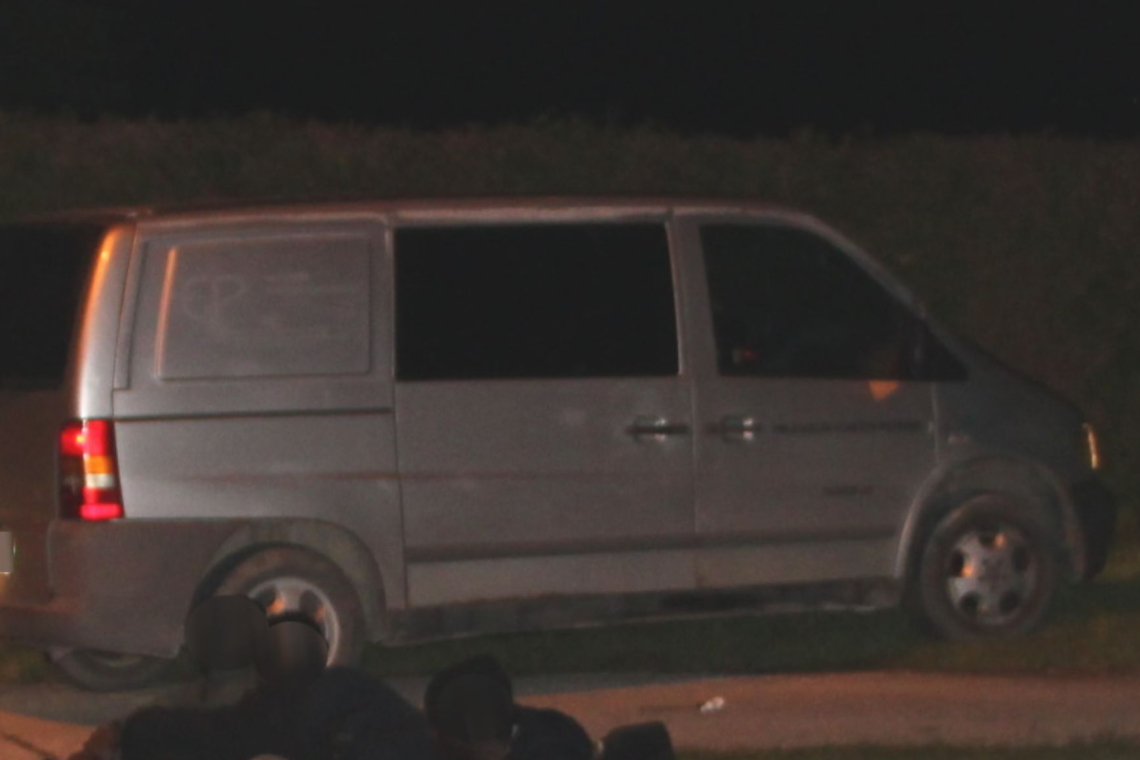 Policisti pri Brežicah prijeli tihotapca z 18 tujci
